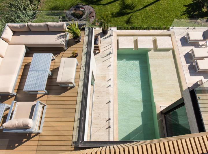 Casa · 416m² · 7 Ambientes · 2 Cocheras