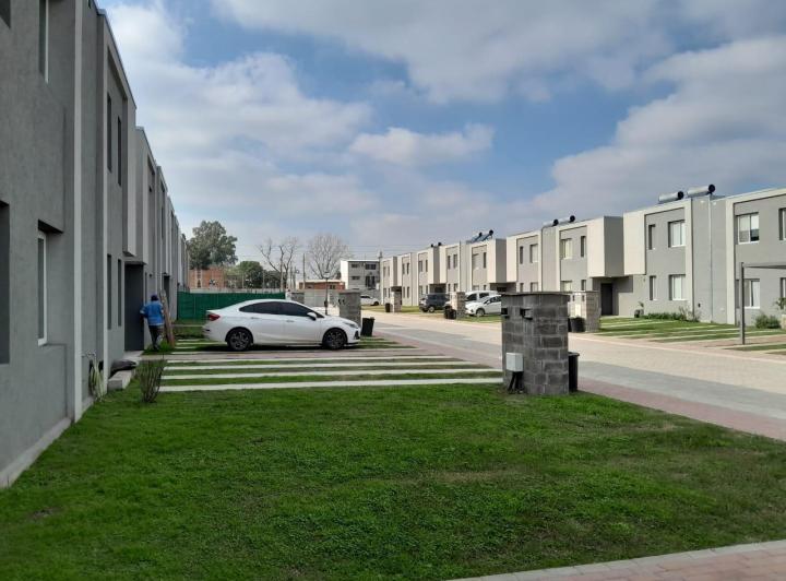 Casa · 104m² · 4 Ambientes · 1 Cochera