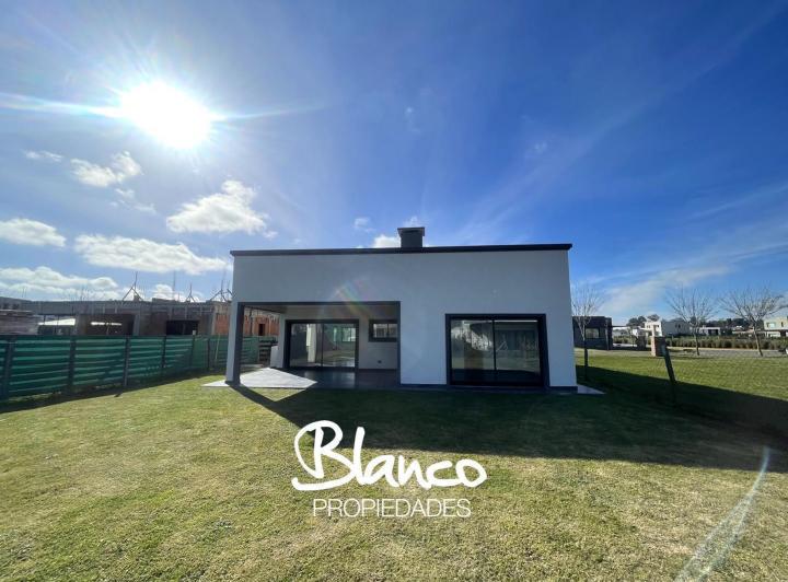 Casa · 157m² · 5 Ambientes · 1 Cochera