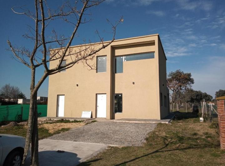 Casa · 19000m² · 4 Ambientes