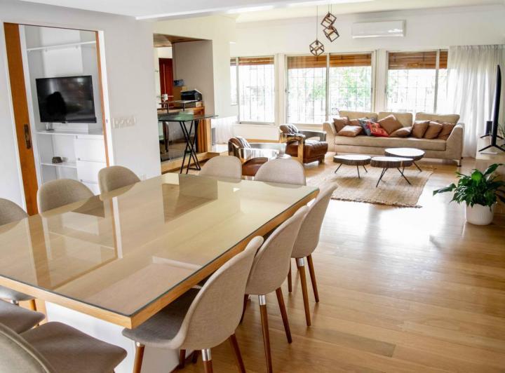 Casa · 410m² · 4 Ambientes · 8 Cocheras