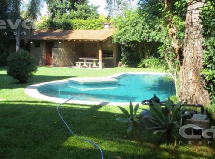 Casa · 429m² · 5 Ambientes · 4 Cocheras