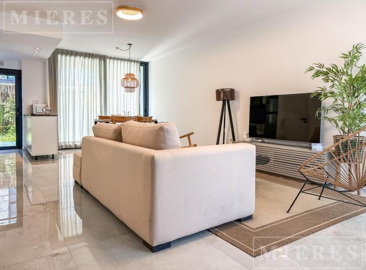 Casa · 127m² · 4 Ambientes · 1 Cochera