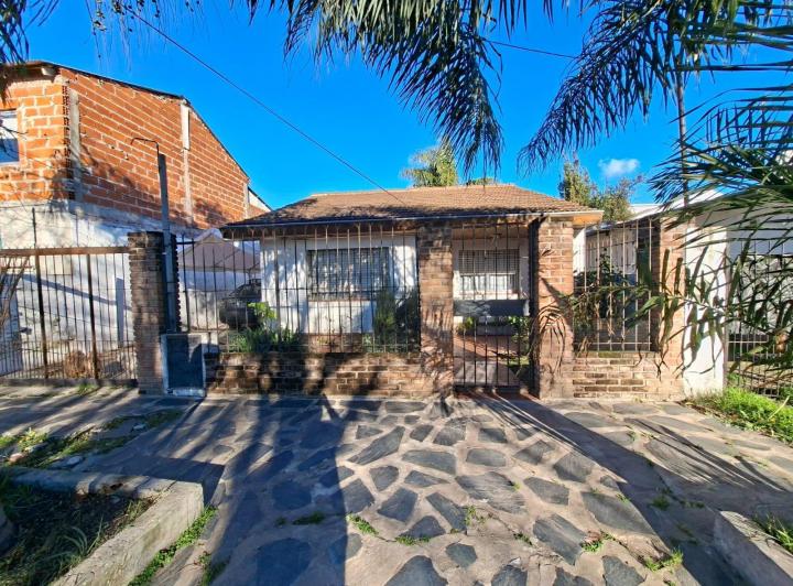 Casa · 115m² · 4 Ambientes · 2 Cocheras