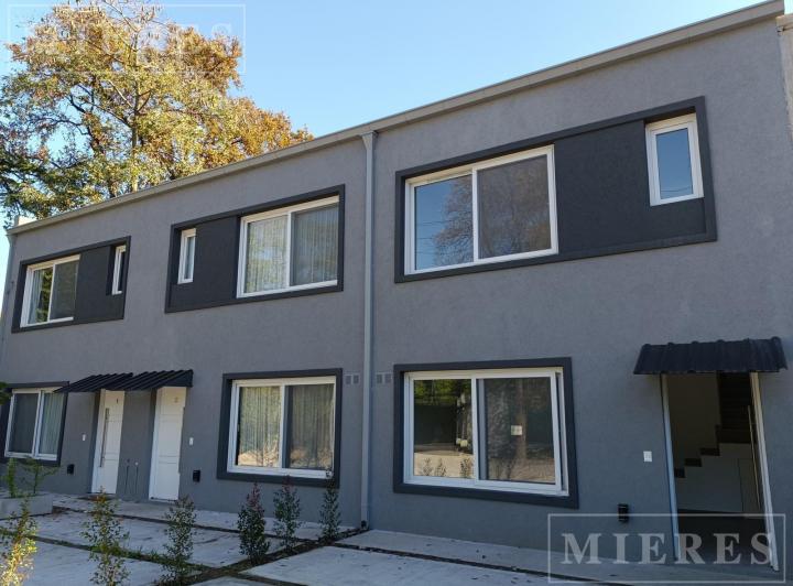 Casa · 140m² · 3 Dormitorios · 1 Cochera