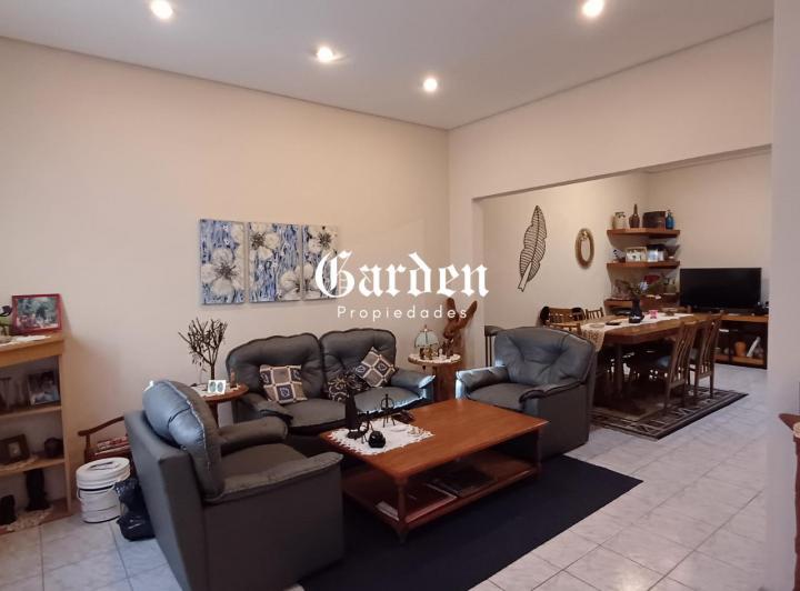 Casa · 117m² · 3 Ambientes · 1 Cochera