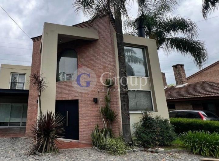 Casa · 200m² · 5 Ambientes · 1 Cochera
