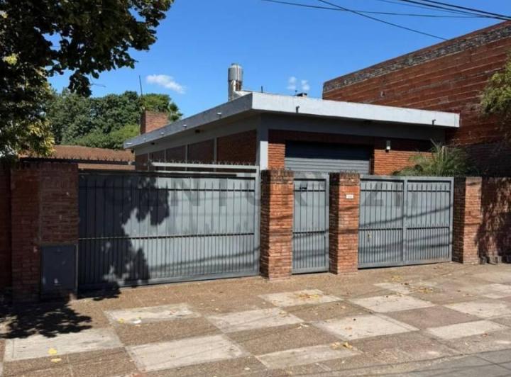 Casa · 170m² · 3 Ambientes · 2 Cocheras