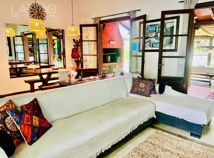 Casa · 108m² · 5 Ambientes · 4 Cocheras