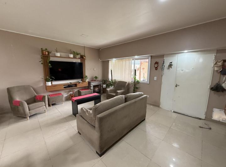 Casa · 117m² · 4 Ambientes · 2 Cocheras