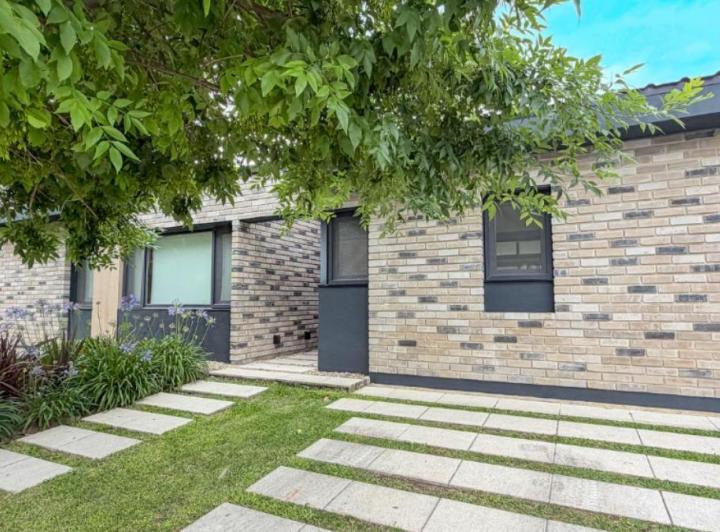 Casa · 183m² · 6 Ambientes · 3 Cocheras