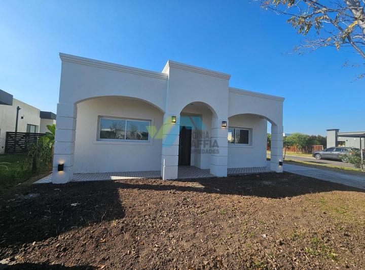 Casa · 28m² · 5 Ambientes · 3 Cocheras