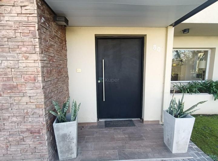 Casa · 183m² · 4 Ambientes · 1 Cochera