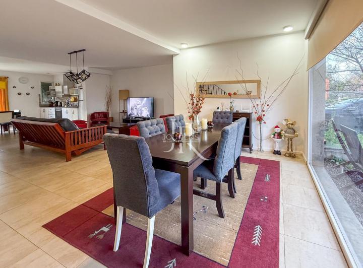 Casa · 120m² · 4 Ambientes · 4 Cocheras