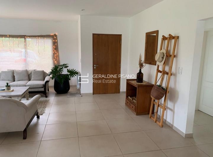 Casa · 184m² · 5 Ambientes · 3 Cocheras