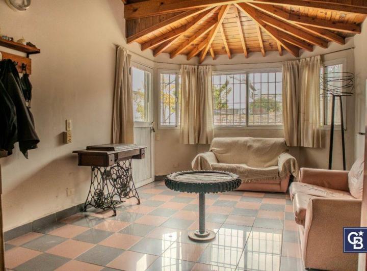 Casa · 105m² · 5 Ambientes · 1 Cochera