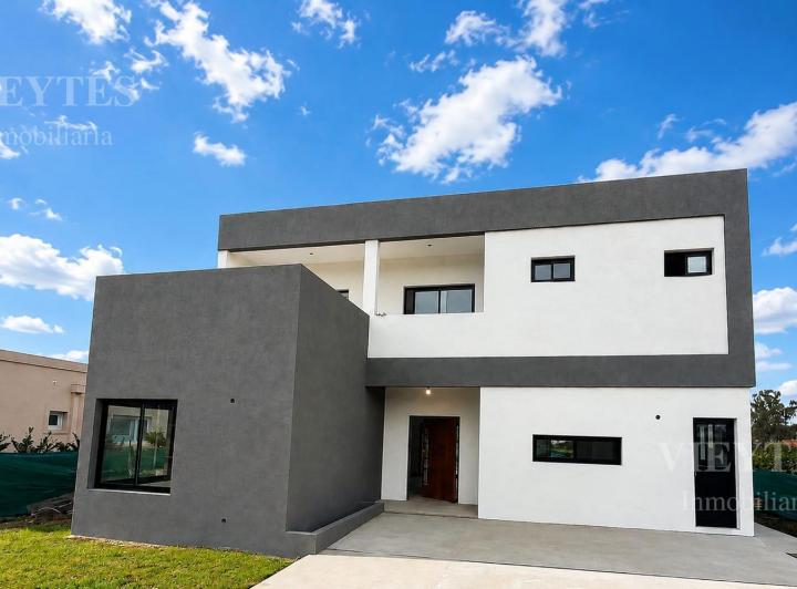 Casa · 207m² · 6 Ambientes