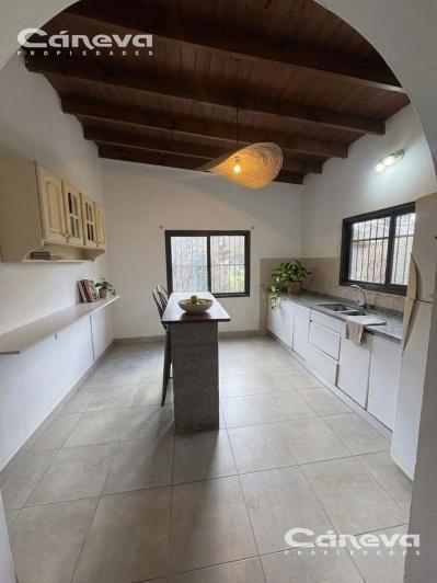 Casa · 140m² · 3 Ambientes · 2 Cocheras