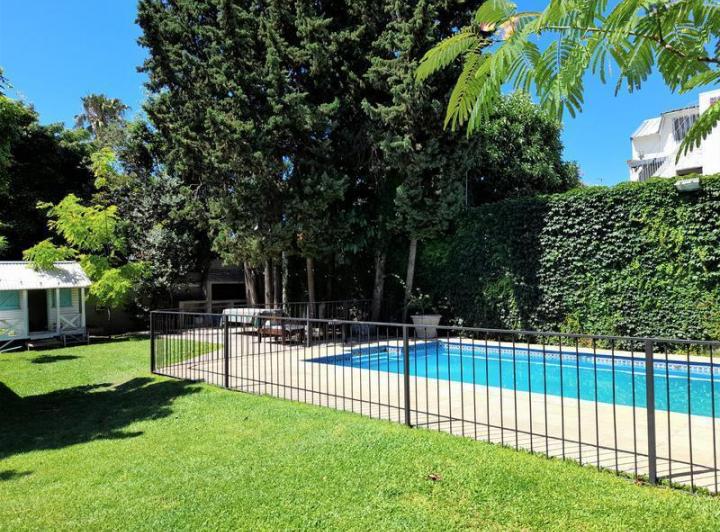Casa · 195m² · 7 Ambientes · 3 Cocheras