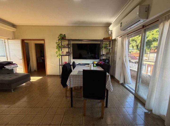 Casa · 210m² · 4 Ambientes · 1 Cochera