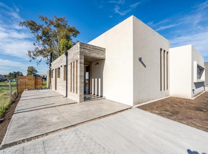 Casa · 134m² · 4 Ambientes · 2 Cocheras