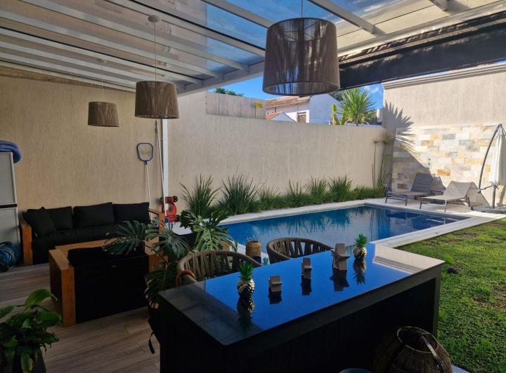 Casa · 190m² · 4 Ambientes · 2 Cocheras
