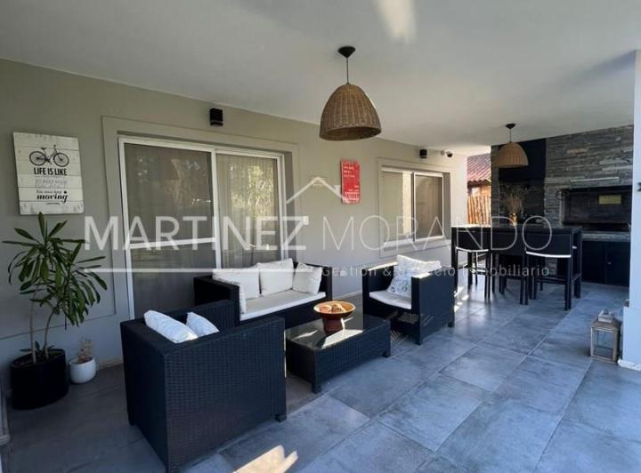 Casa · 200m² · 4 Ambientes · 1 Cochera