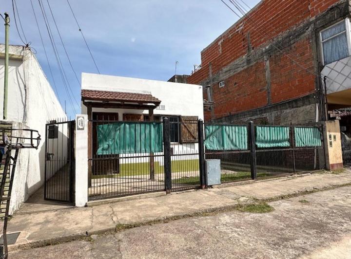 Casa · 130m² · 4 Ambientes · 2 Cocheras