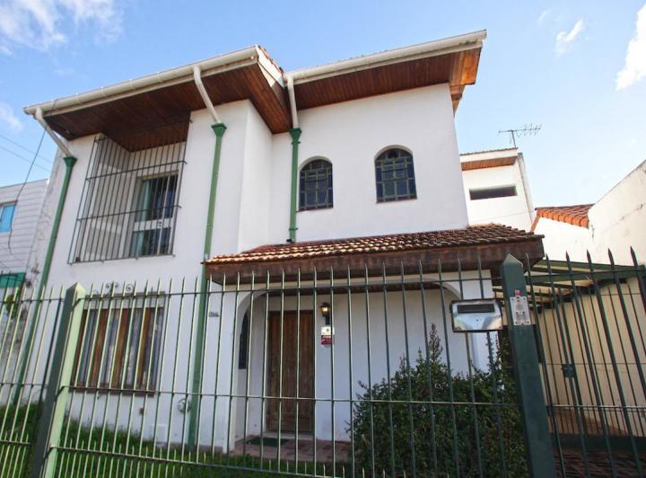 Casa · 197m² · 5 Ambientes · 2 Cocheras
