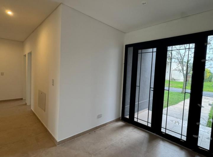 Casa · 160m² · 4 Ambientes · 2 Cocheras