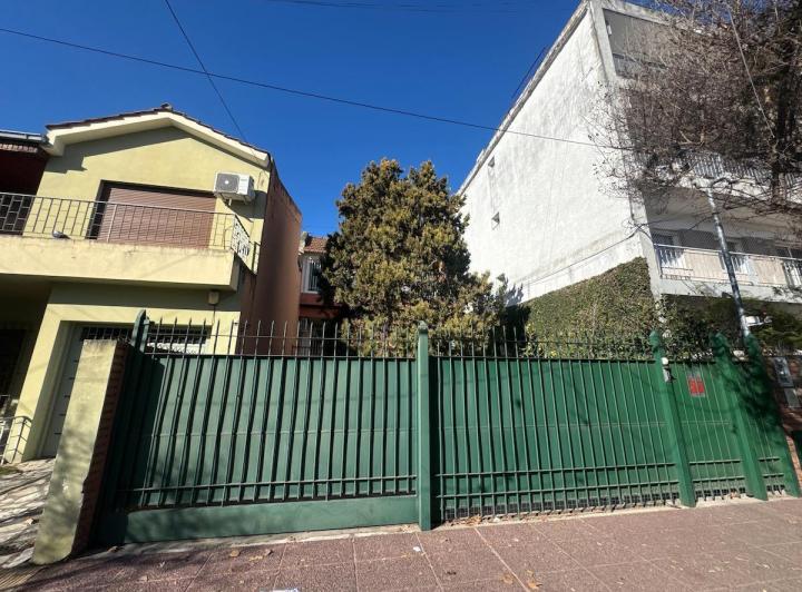 Casa · 370m² · 5 Ambientes · 4 Cocheras