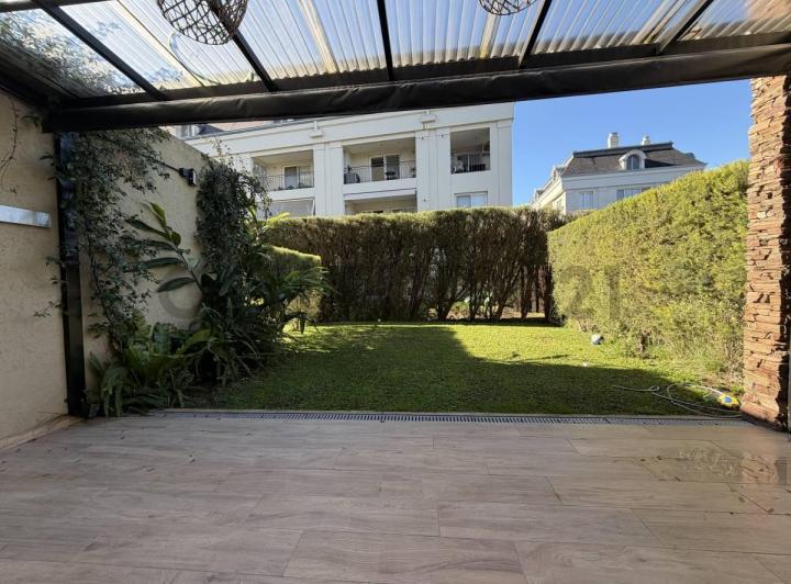 Casa · 109m² · 4 Ambientes · 2 Cocheras