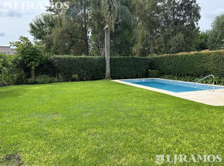 Casa · 170m² · 4 Ambientes · 2 Cocheras