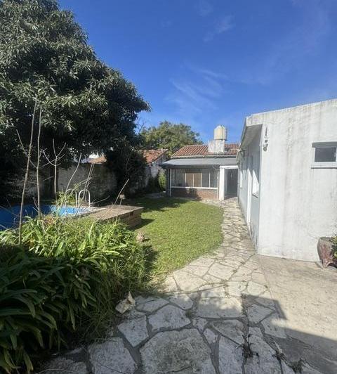 Casa · 105m² · 4 Ambientes · 2 Cocheras
