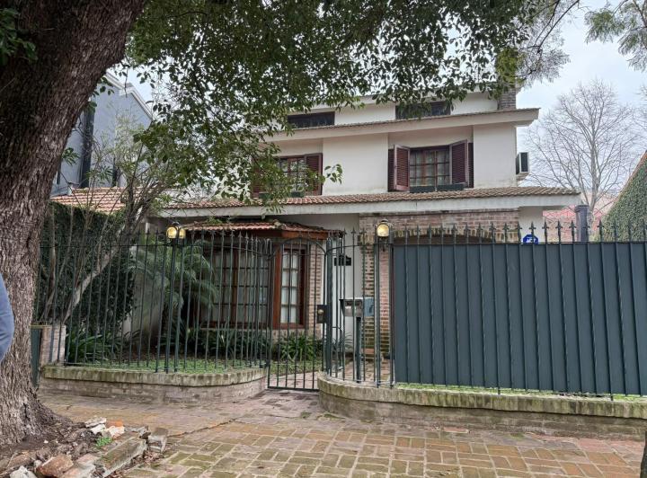 Casa · 120m² · 6 Ambientes · 2 Cocheras