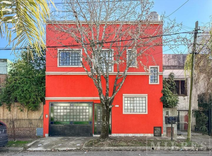 Casa · 135m² · 4 Ambientes · 1 Cochera