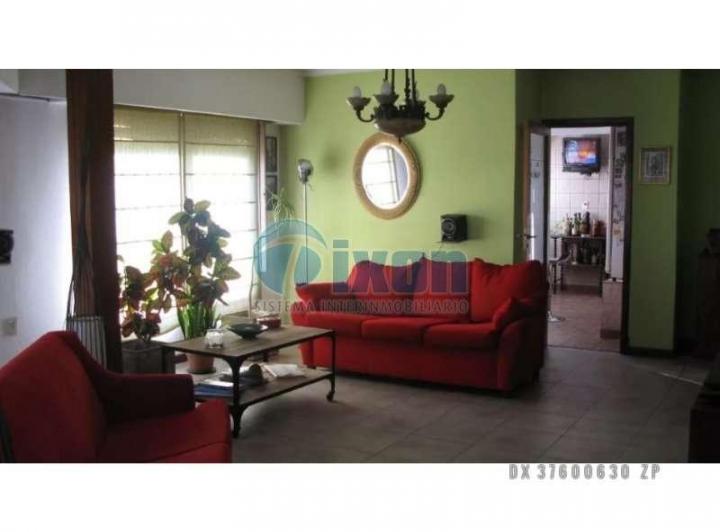 Casa · 1 Ambiente · 1 Cochera