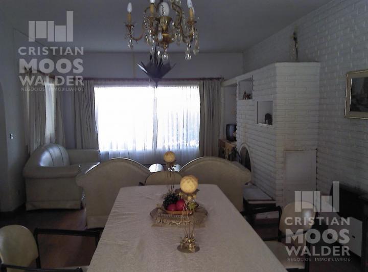 Casa · 210m² · 4 Ambientes · 1 Cochera