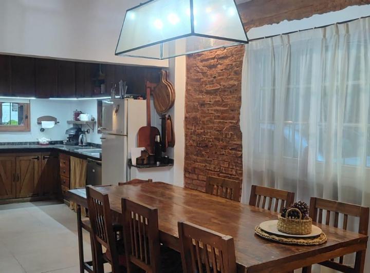 Casa · 140m² · 4 Ambientes · 1 Cochera