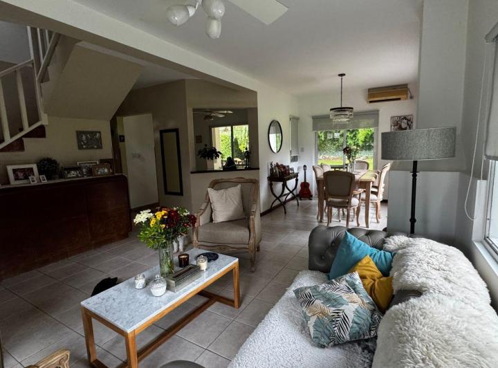 Casa · 165m² · 3 Dormitorios · 1 Cochera