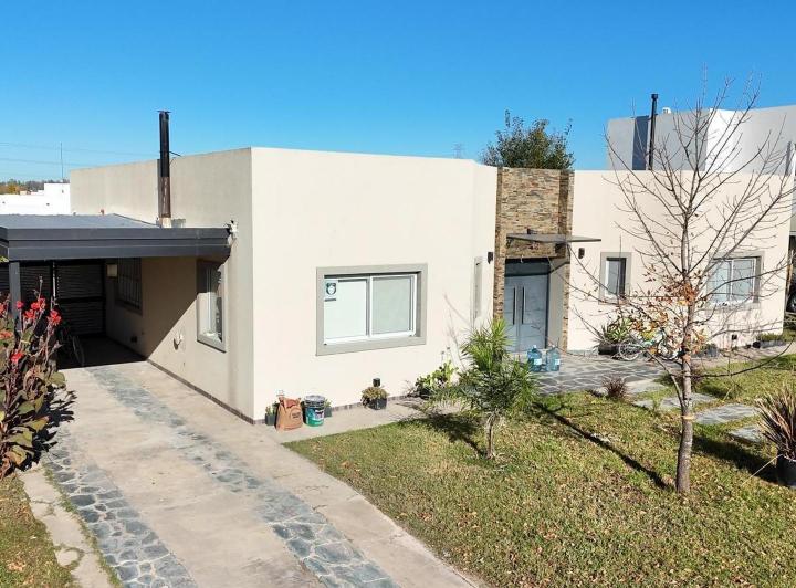 Casa · 146m² · 4 Ambientes · 4 Cocheras