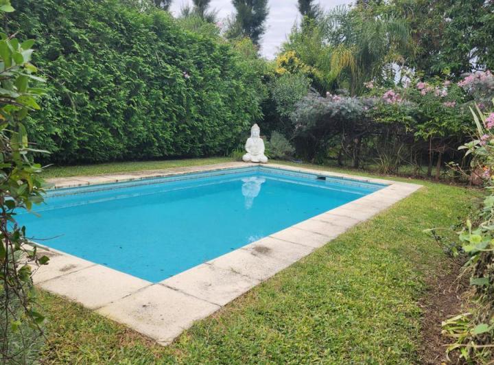 Casa · 850m² · 4 Ambientes · 3 Cocheras