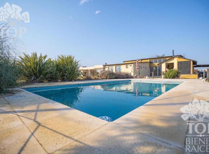Casa · 160m² · 5 Ambientes · 2 Cocheras