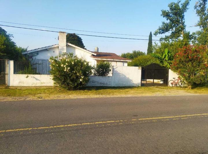 Casa · 20400m² · 4 Ambientes · 1 Cochera