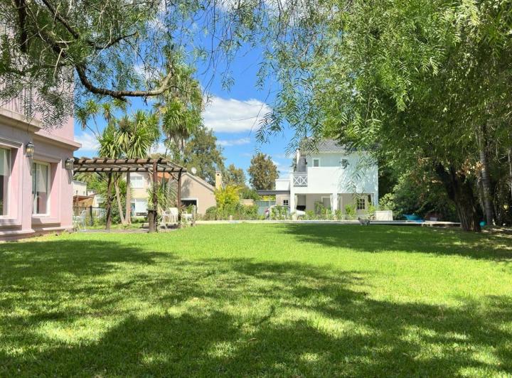 Casa · 205m² · 4 Ambientes · 1 Cochera