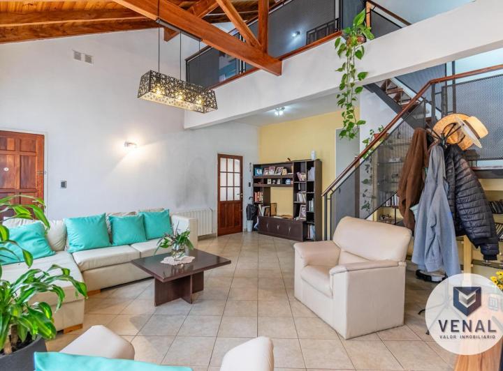 Casa · 207m² · 5 Ambientes · 1 Cochera
