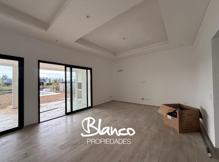 Casa · 184m² · 4 Ambientes · 1 Cochera