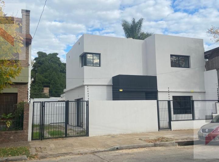Casa · 140m² · 5 Ambientes · 1 Cochera