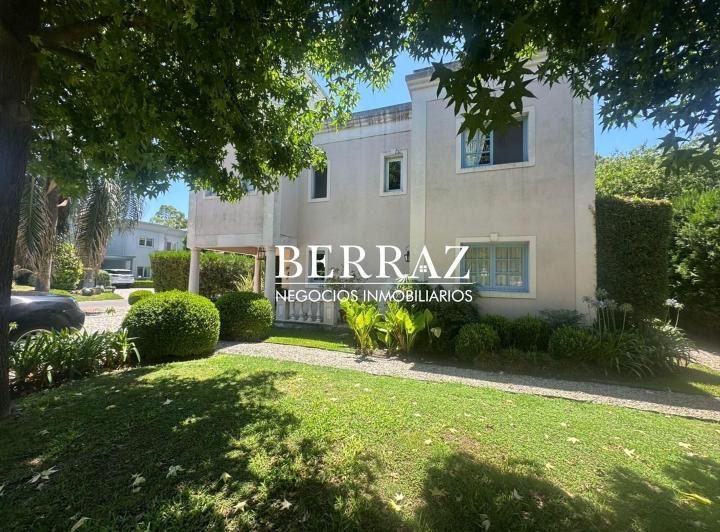 Casa · 172m² · 4 Ambientes · 1 Cochera