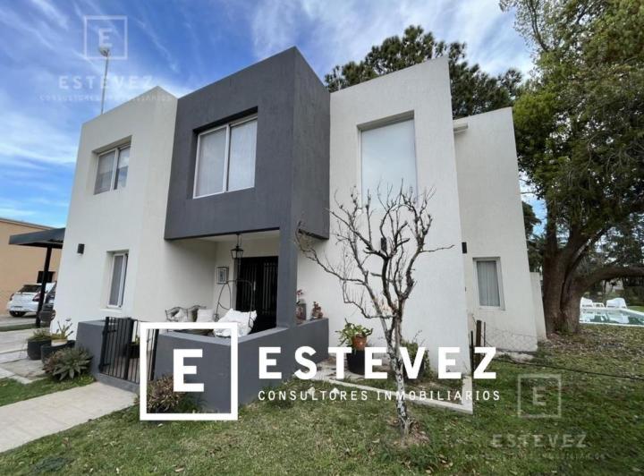 Casa · 181m² · 5 Ambientes · 2 Cocheras